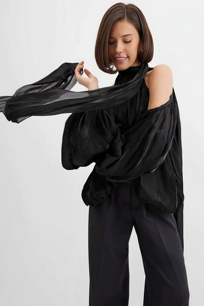 Well Tailored Blouse with a Graceful Silhouette