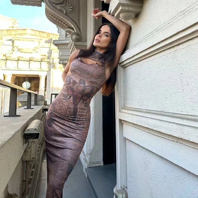 Well Tailored Dress with a Graceful Silhouette