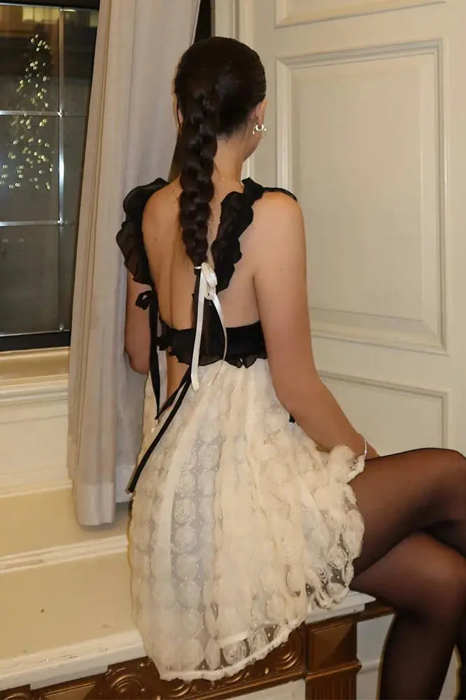 Gracefully Styled Dress for Any Occasion