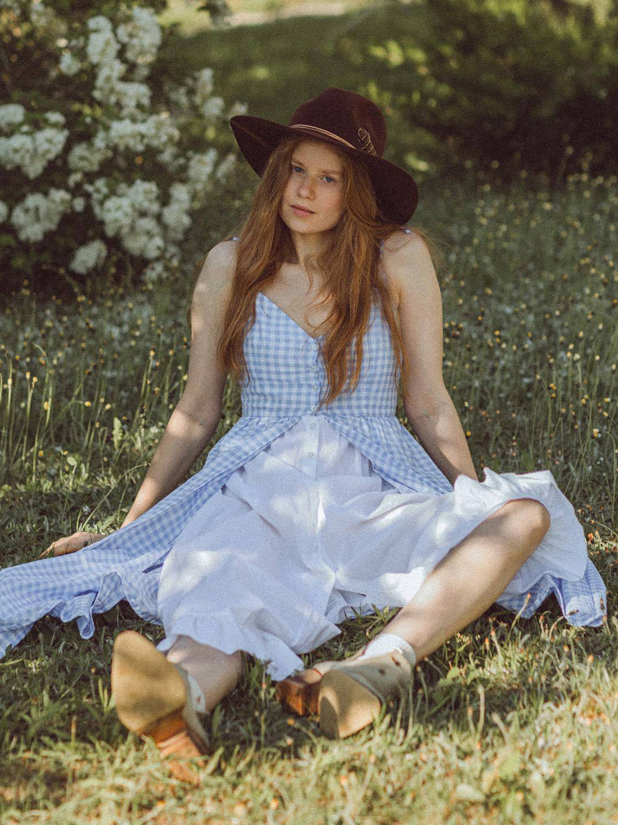 Beautifully Crafted Dress in a Classic Style
