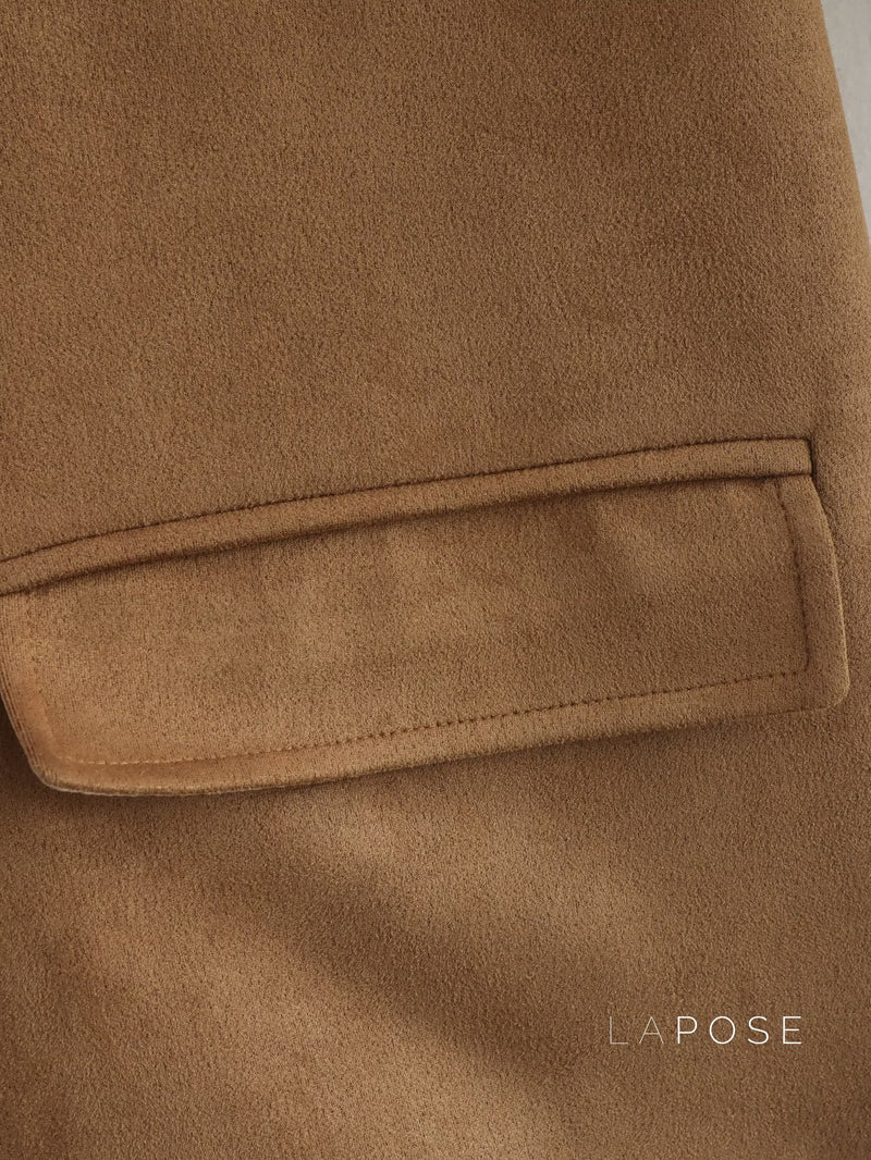 Effortlessly Elegant Garment with a Timeless Design