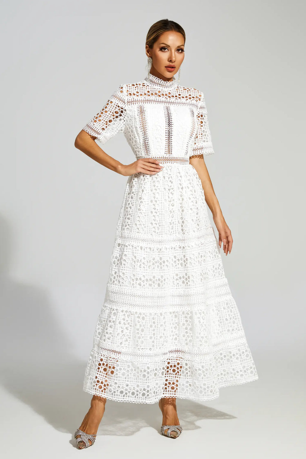 Effortlessly Elegant Dress with a Timeless Design