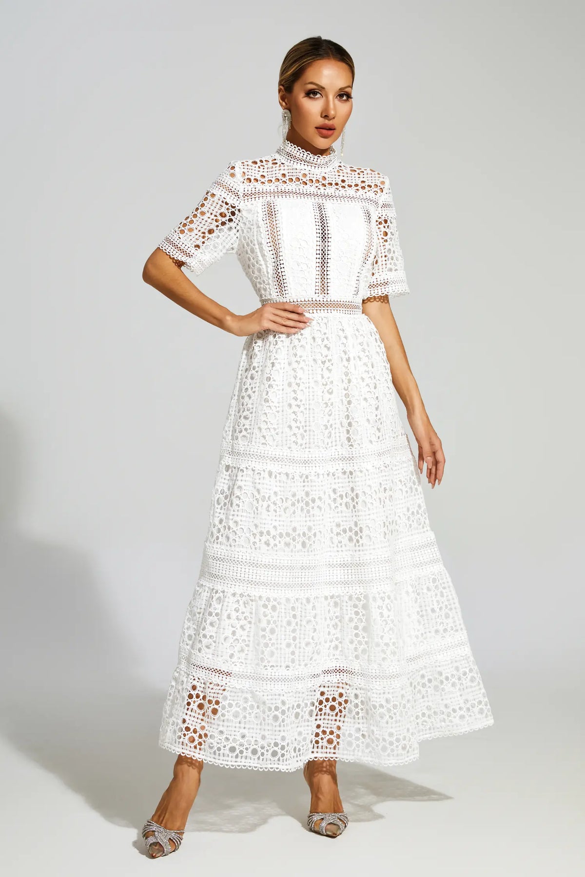 Effortlessly Elegant Dress with a Timeless Design