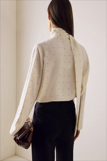 Sophisticated Blouse with a Clean Classic Look