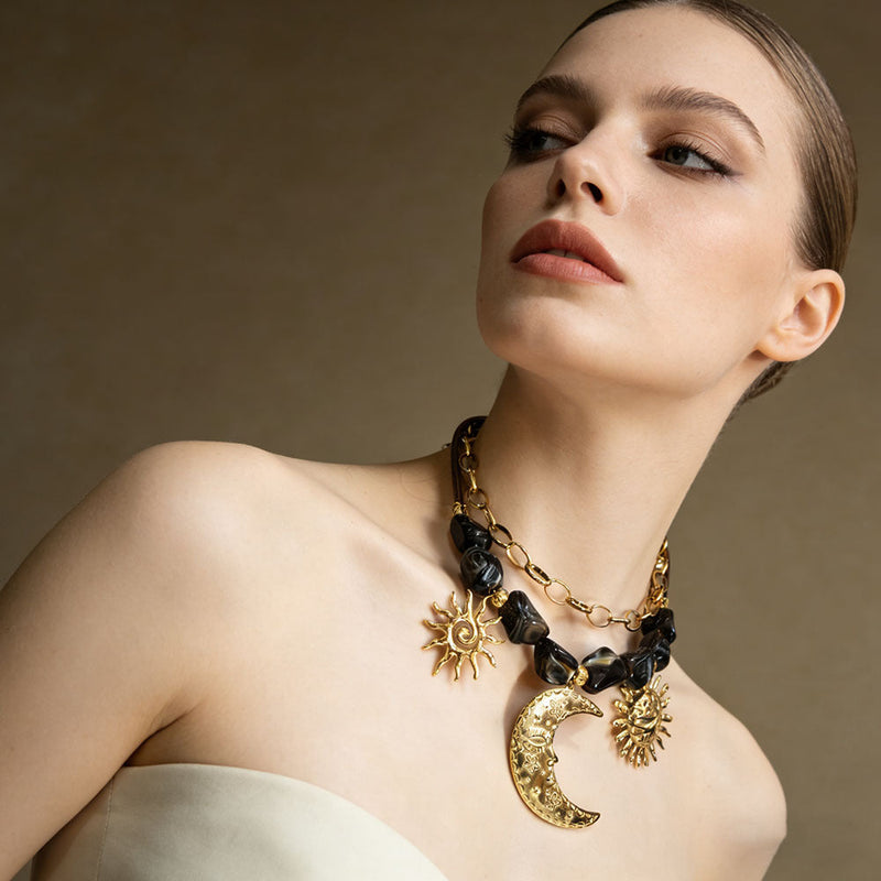 Effortlessly Elegant Garment with a Timeless Design