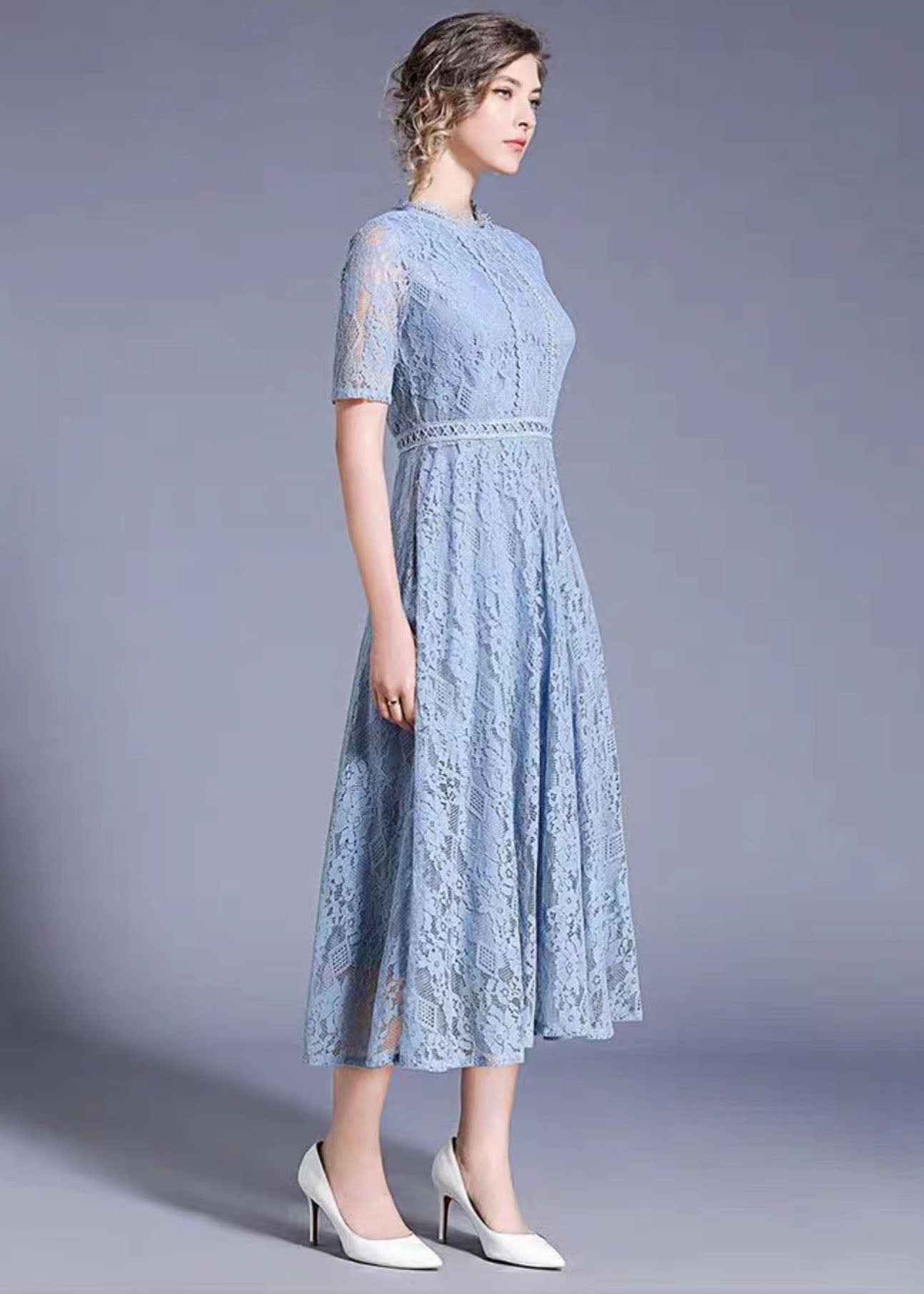 Beautifully Finished Dress in a Timeless Design