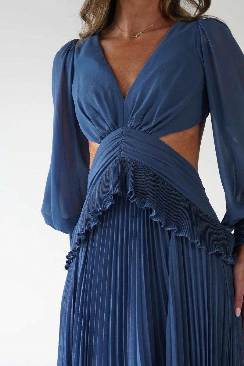 Effortlessly Elegant Garment with a Timeless Design