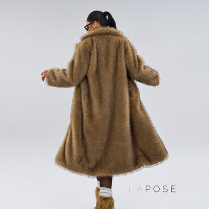 Beautifully Finished Coat in a Timeless Design