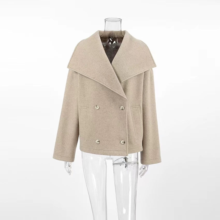 Elegantly Styled Jacket for Everyday Wear
