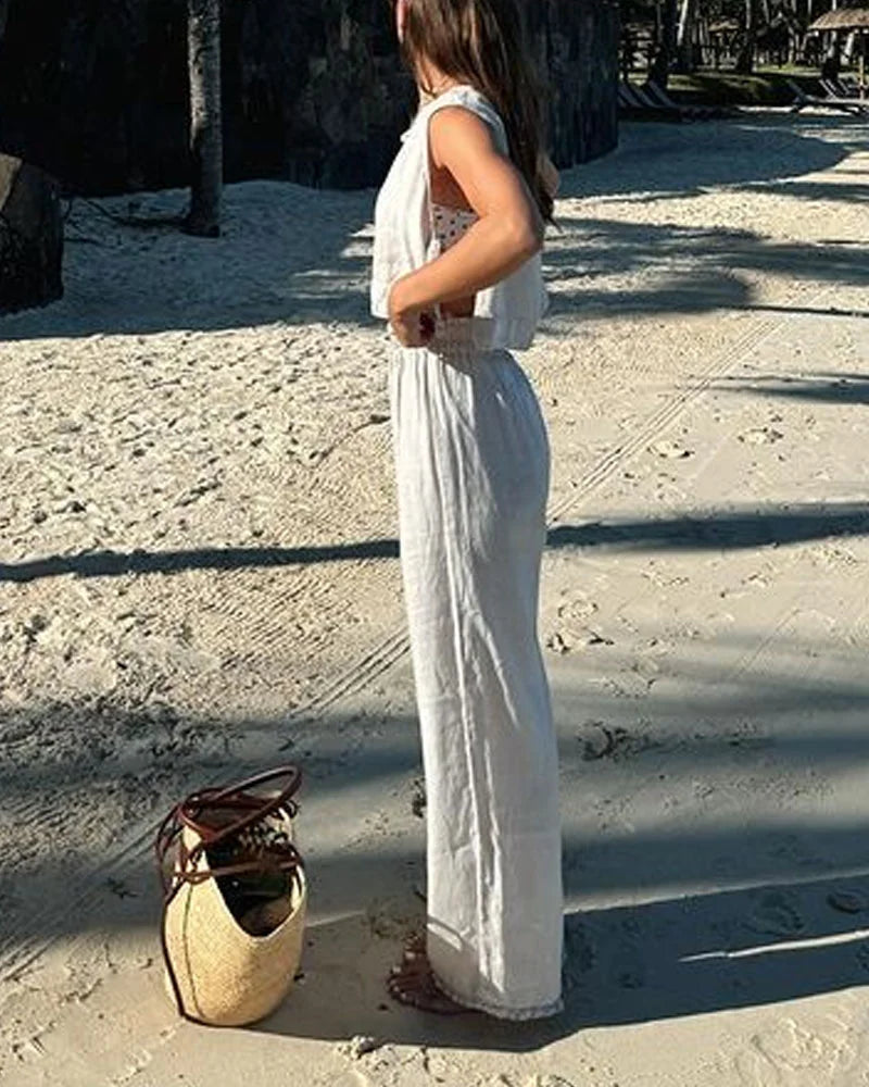 Two-piece set consisting of vest and trousers with lacing