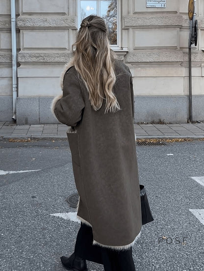 Beautifully Finished Coat in a Timeless Design