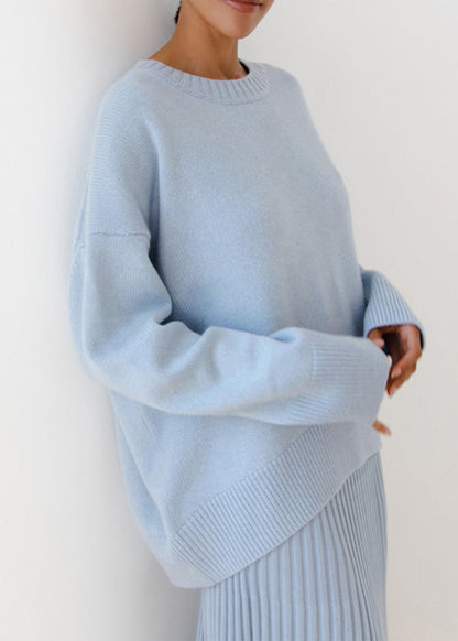Classic Vintage Sweater with a Flattering Fit