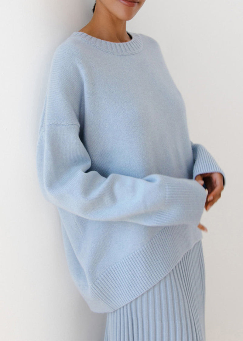 Classic Vintage Sweater with a Flattering Fit