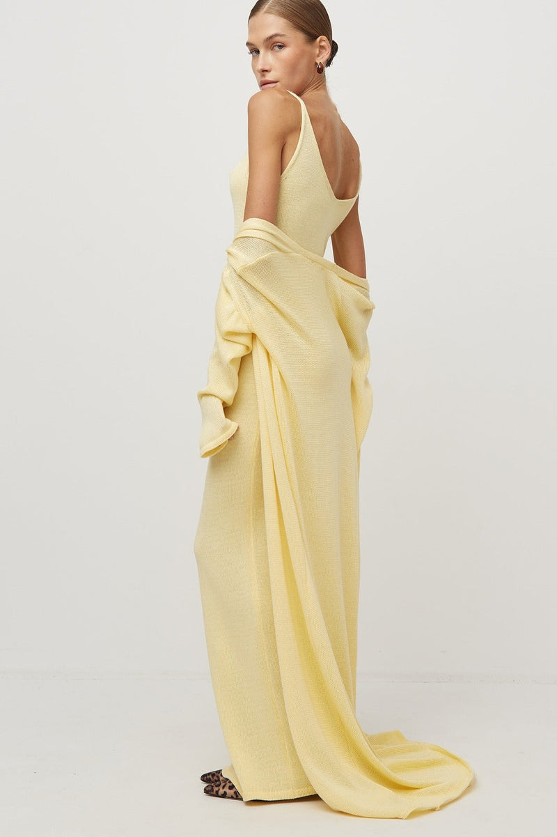 Effortlessly Elegant Garment with a Timeless Design