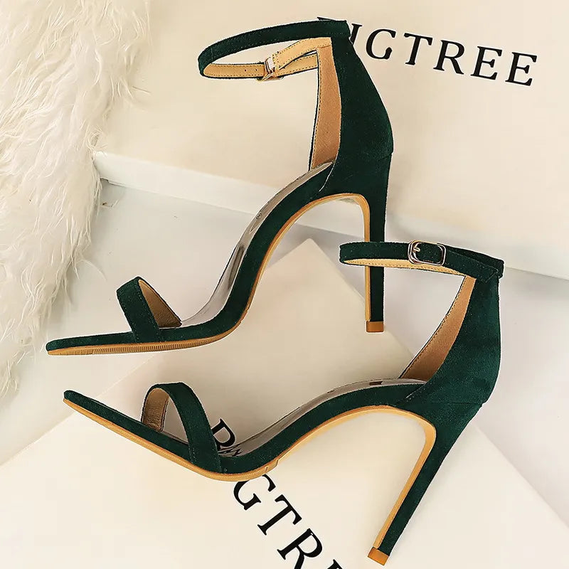 A Vintage Style Sandals with Delicate Timeless Details
