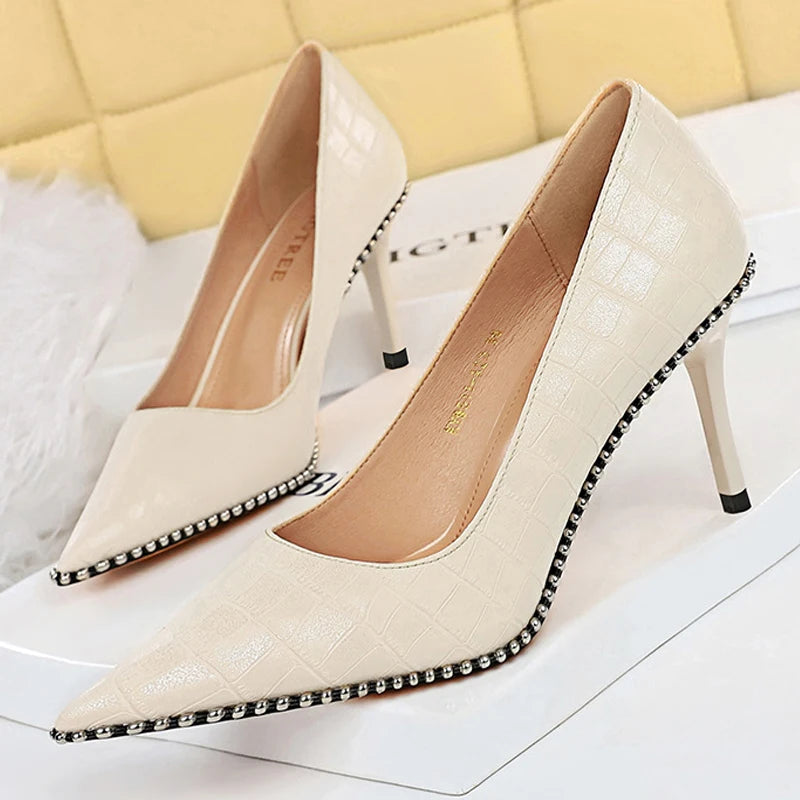 Polished Heels with an Effortless Classic Look