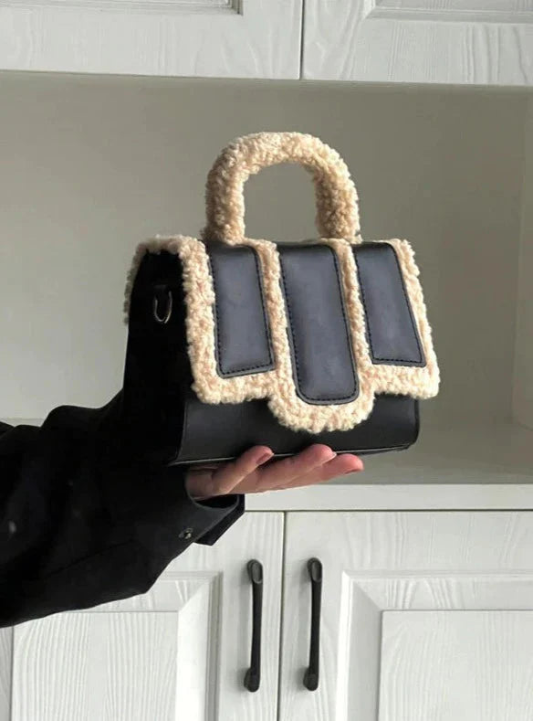 Gracefully Styled Bag for Any Occasion