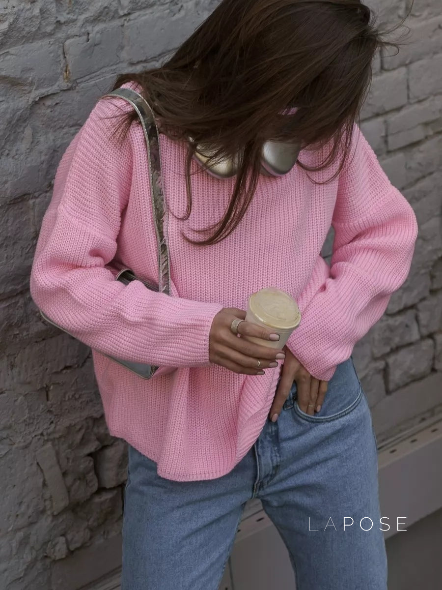 Well Tailored Sweater with a Graceful Silhouette
