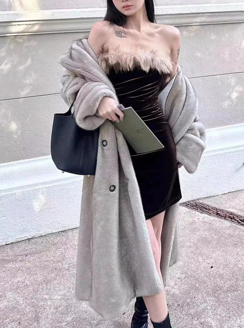 Gracefully Styled Coat for Any Occasion