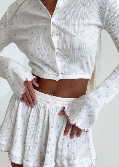 Beautifully Finished Top in a Timeless Design