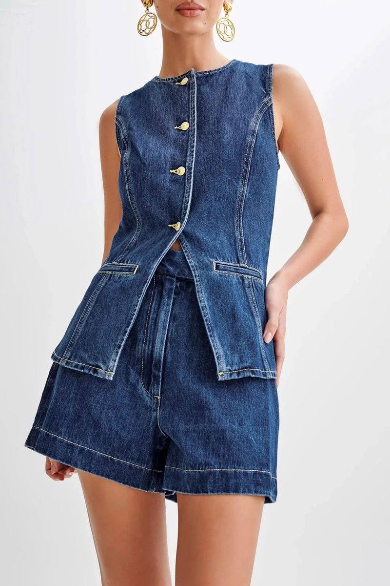 Well Tailored Garment with a Graceful Silhouette