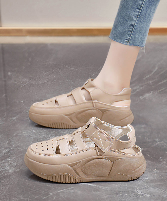 Effortlessly Elegant Sandals with a Timeless Design