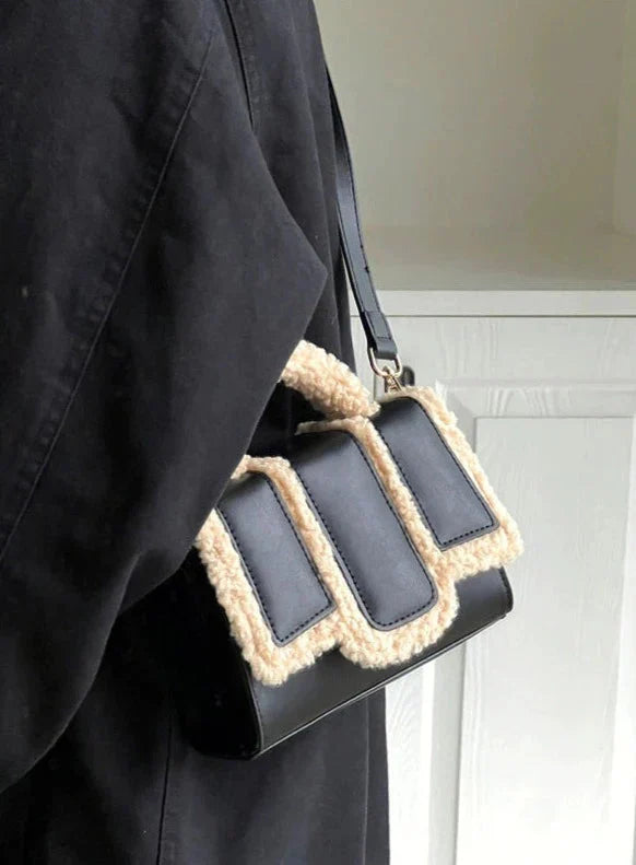 Gracefully Styled Bag for Any Occasion