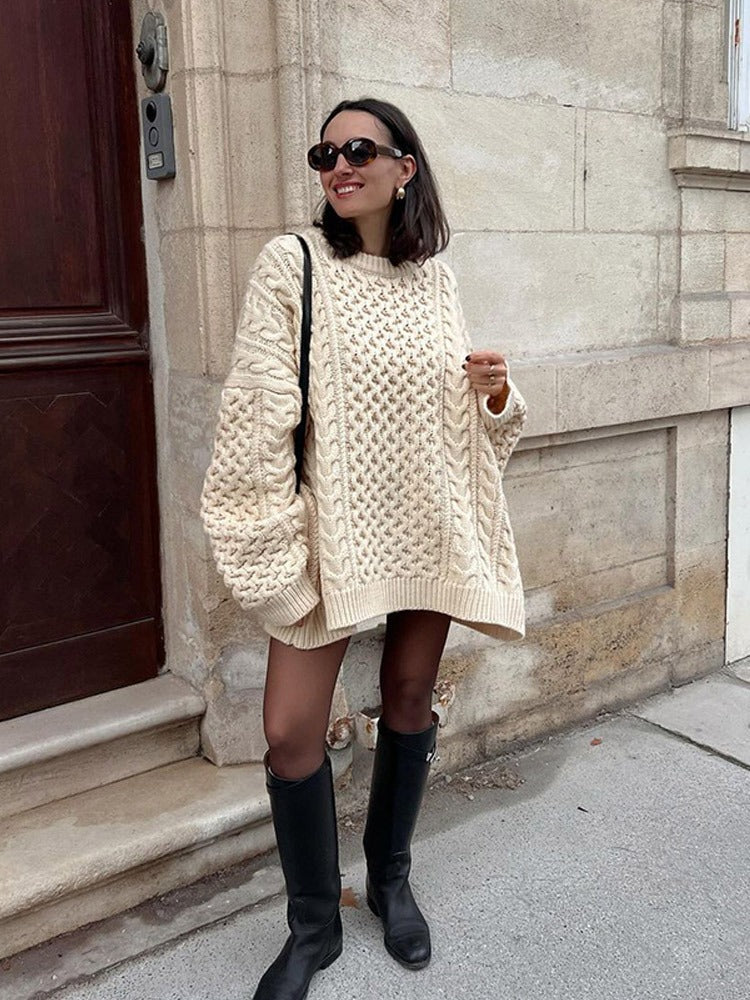 Effortlessly Elegant Sweater with a Timeless Design