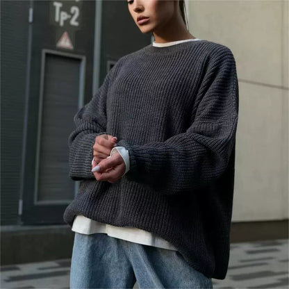 Well Tailored Sweater with a Graceful Silhouette