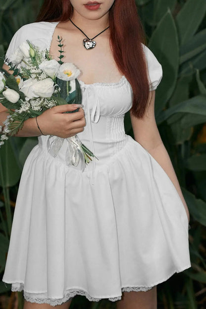 Effortlessly Elegant Dress with a Timeless Design