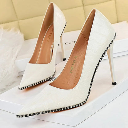 Polished Heels with an Effortless Classic Look