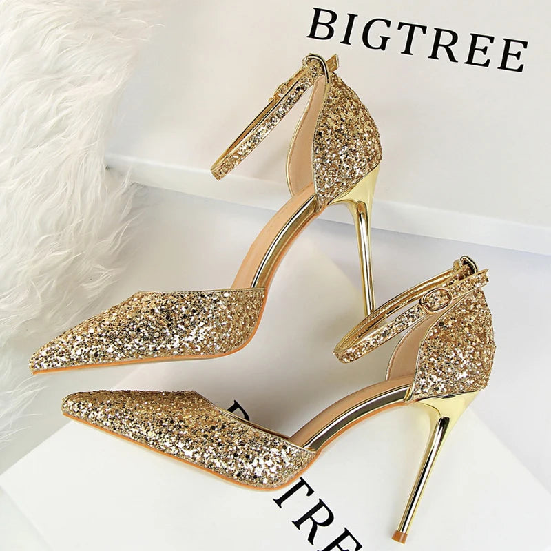 Well Tailored Heels with a Graceful Silhouette
