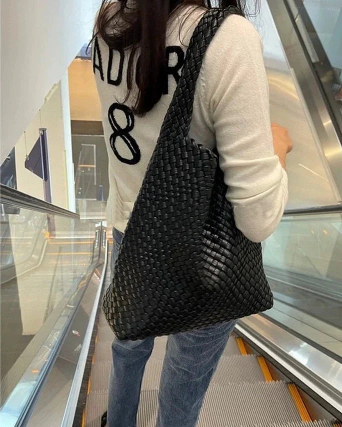 Beautifully Crafted Bag in a Classic Style