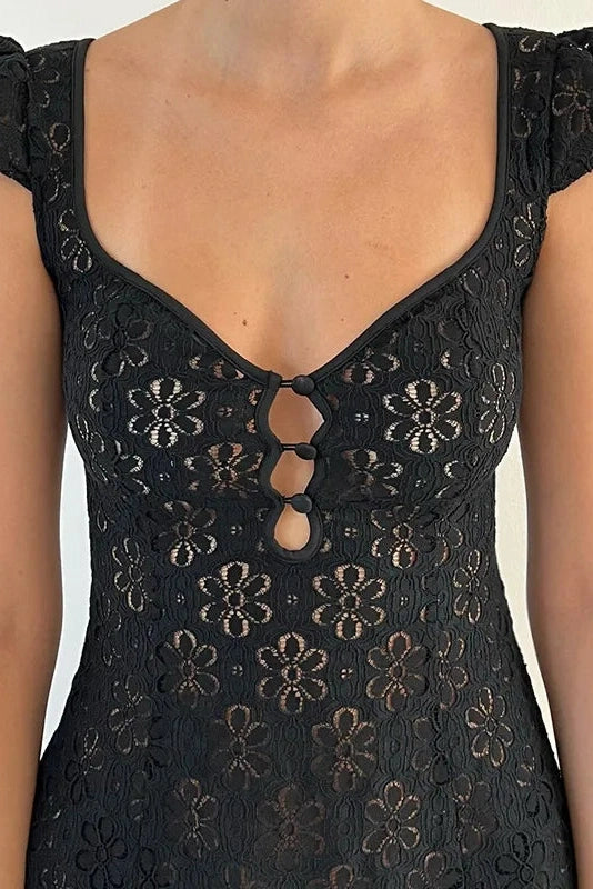 Gracefully Styled Dress for Any Occasion