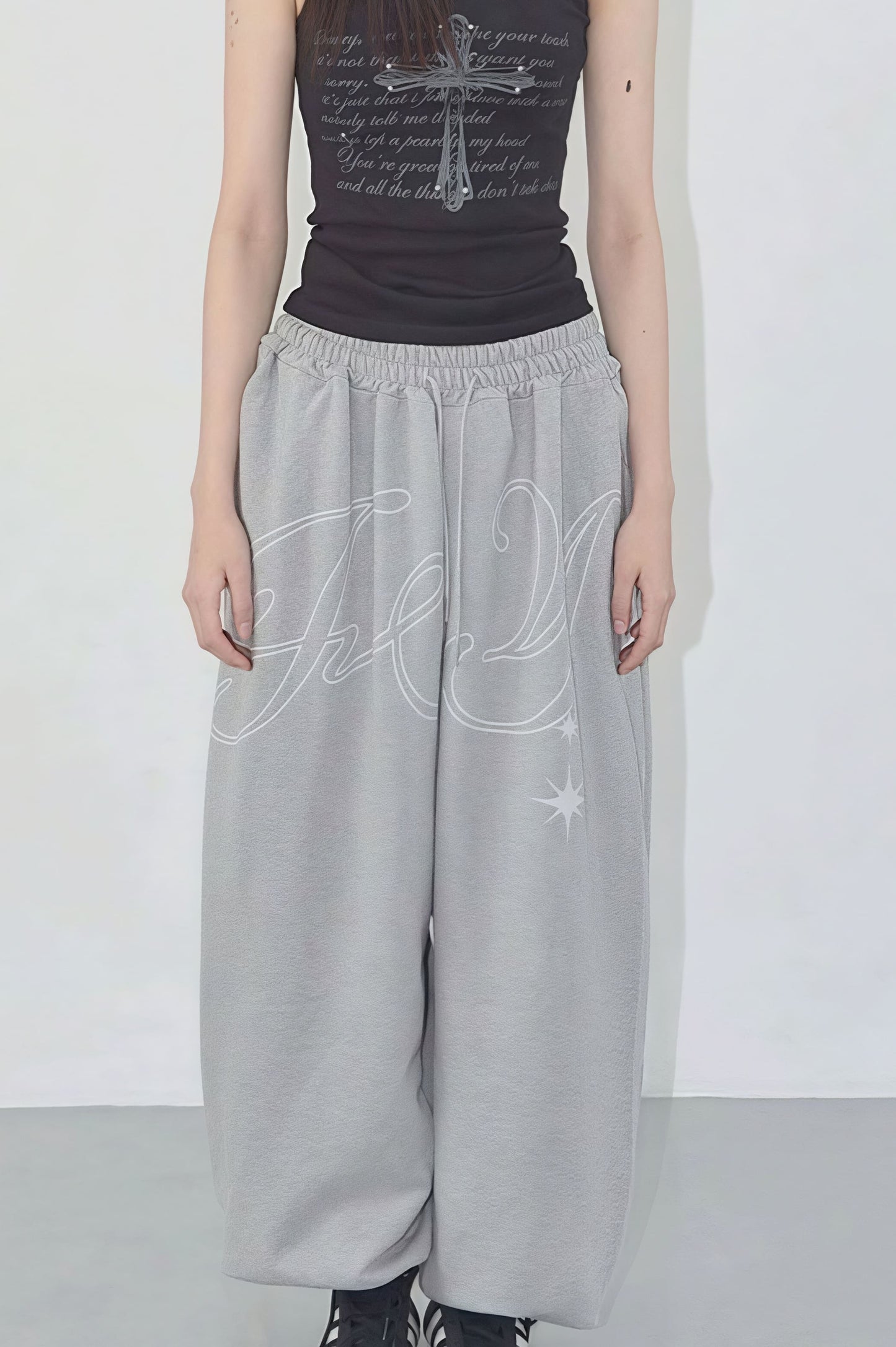 Elegantly Styled Pants for Everyday Wear