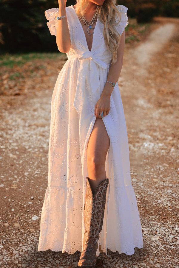 Beautifully Finished Dress in a Timeless Design