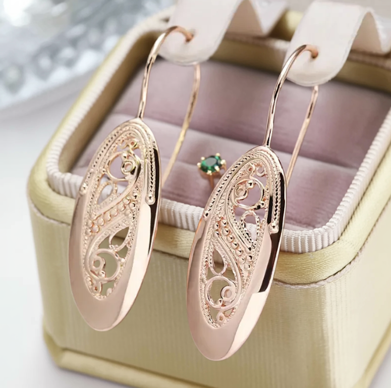 Classic gold earrings with timeless elegance
