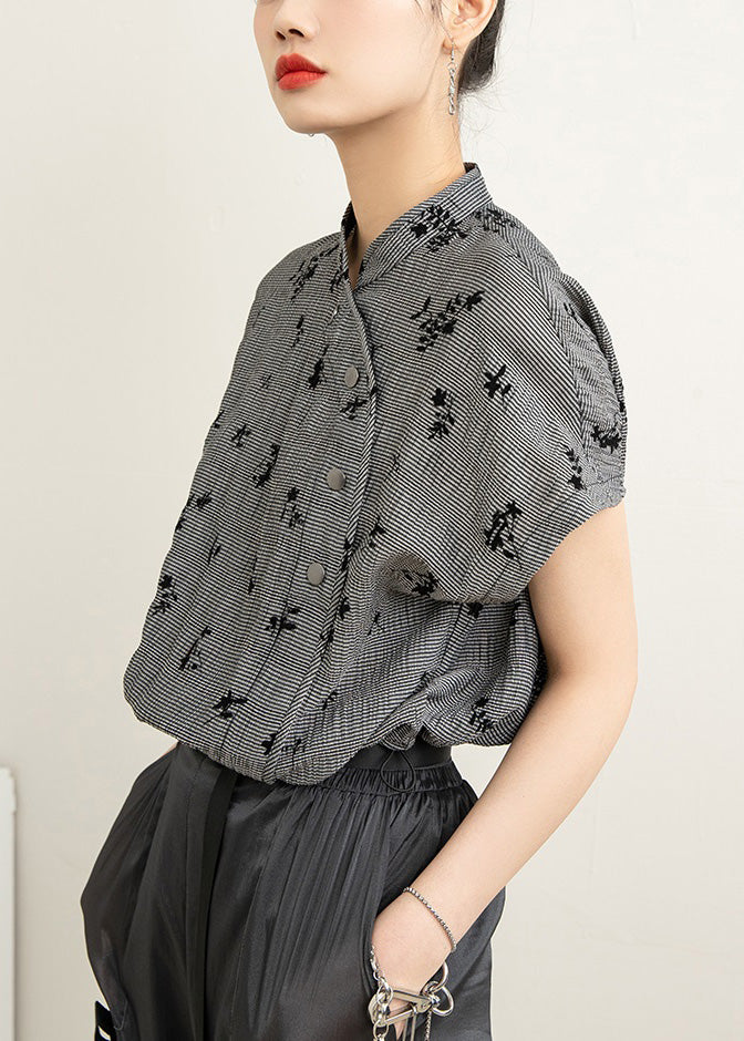 Classic Vintage Shirt with a Flattering Fit