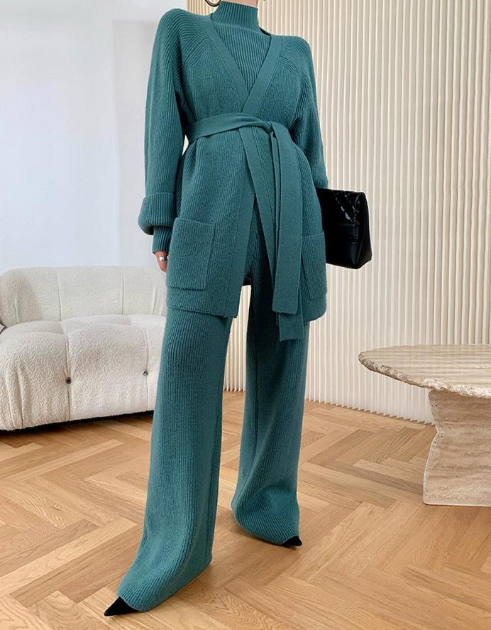 Effortlessly Elegant Garment with a Timeless Design
