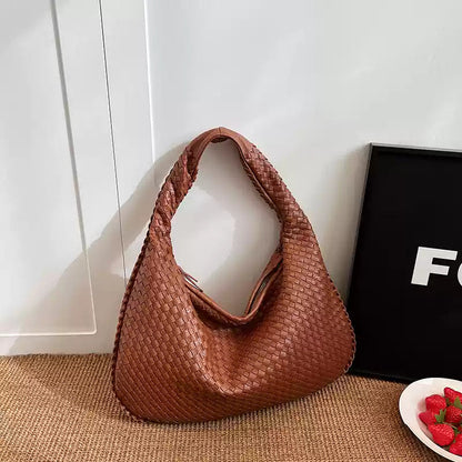 Polished Bag with an Effortless Classic Look