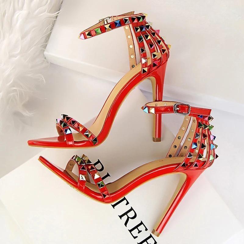 Polished Sandals with an Effortless Classic Look