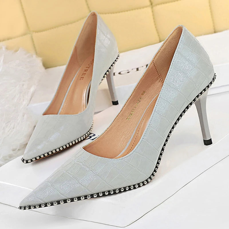 Polished Heels with an Effortless Classic Look