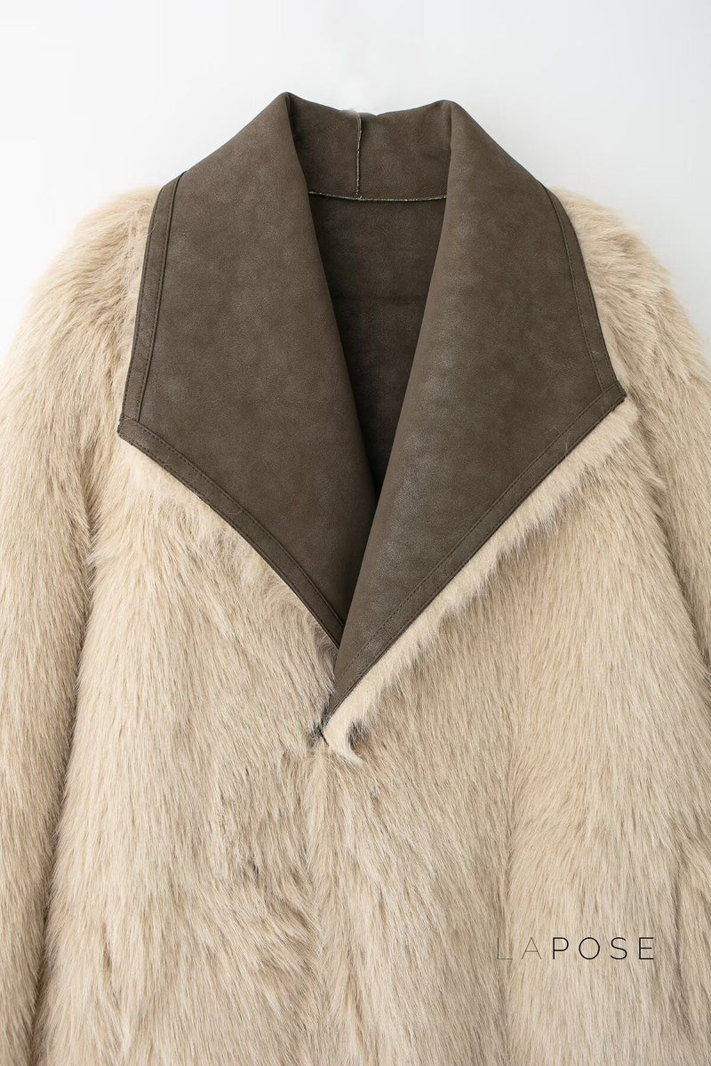 Beautifully Finished Coat in a Timeless Design