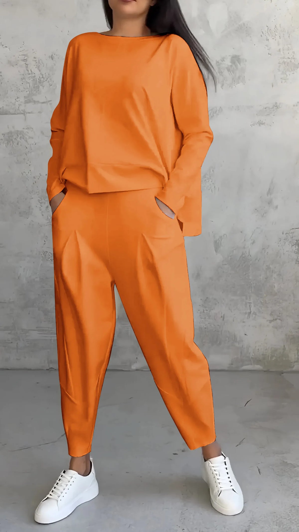 Two-piece set in a casual relaxed-fit style