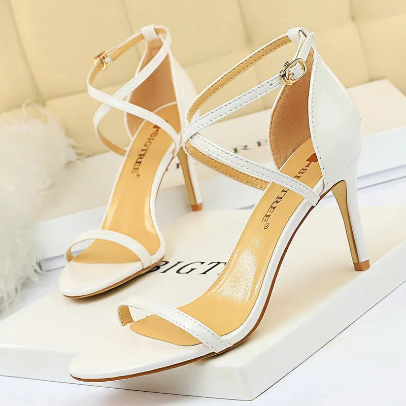 Beautifully Finished Heels in a Timeless Design