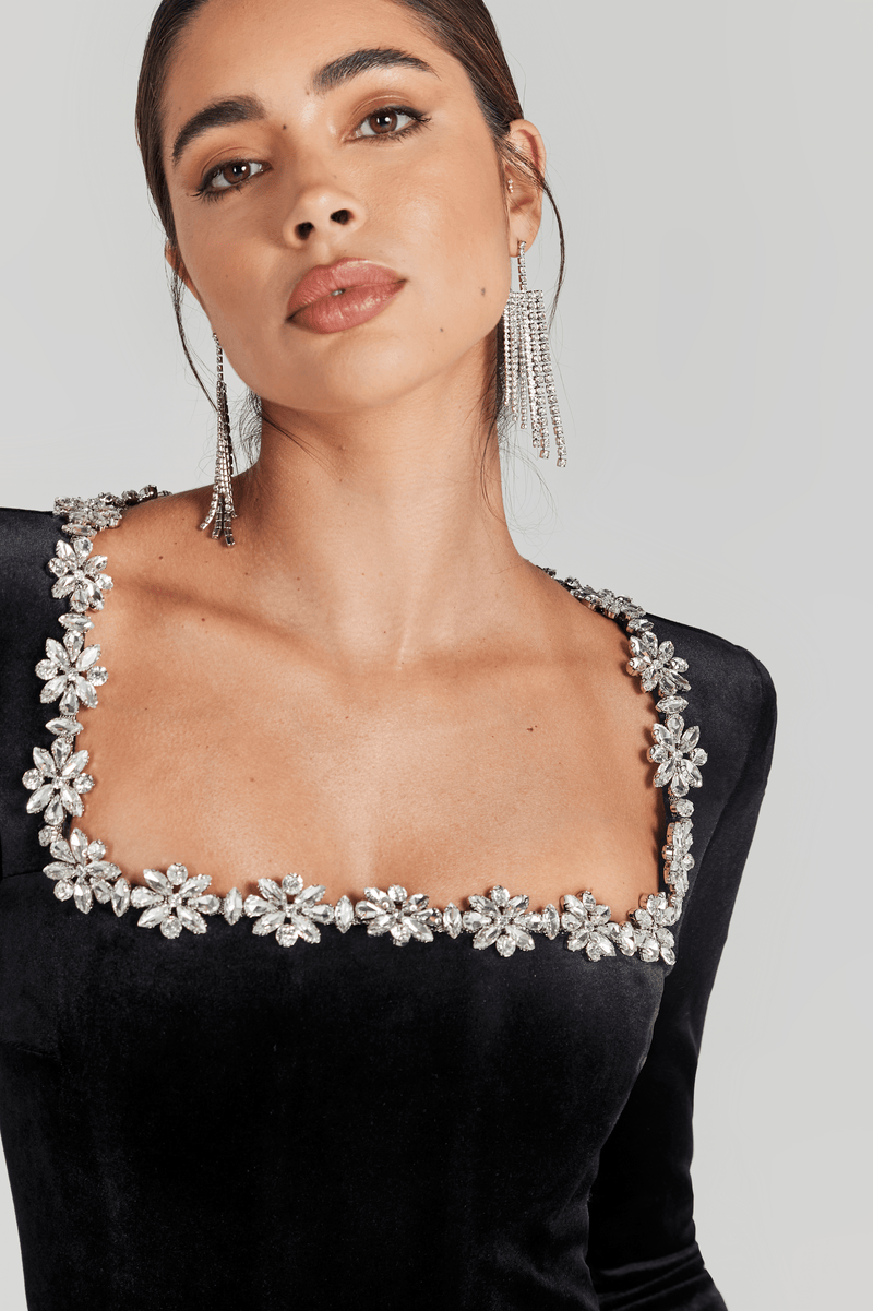 Beautifully Finished Garment in a Timeless Design