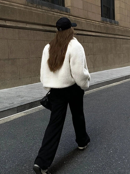 Well Tailored Coat with a Graceful Silhouette