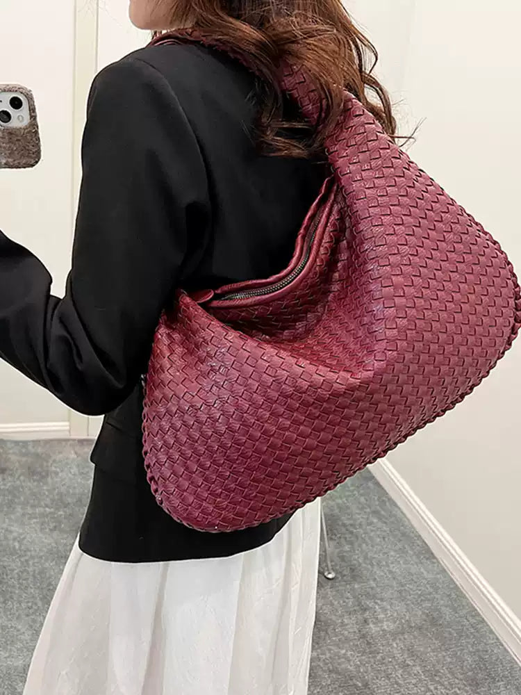 Polished Bag with an Effortless Classic Look