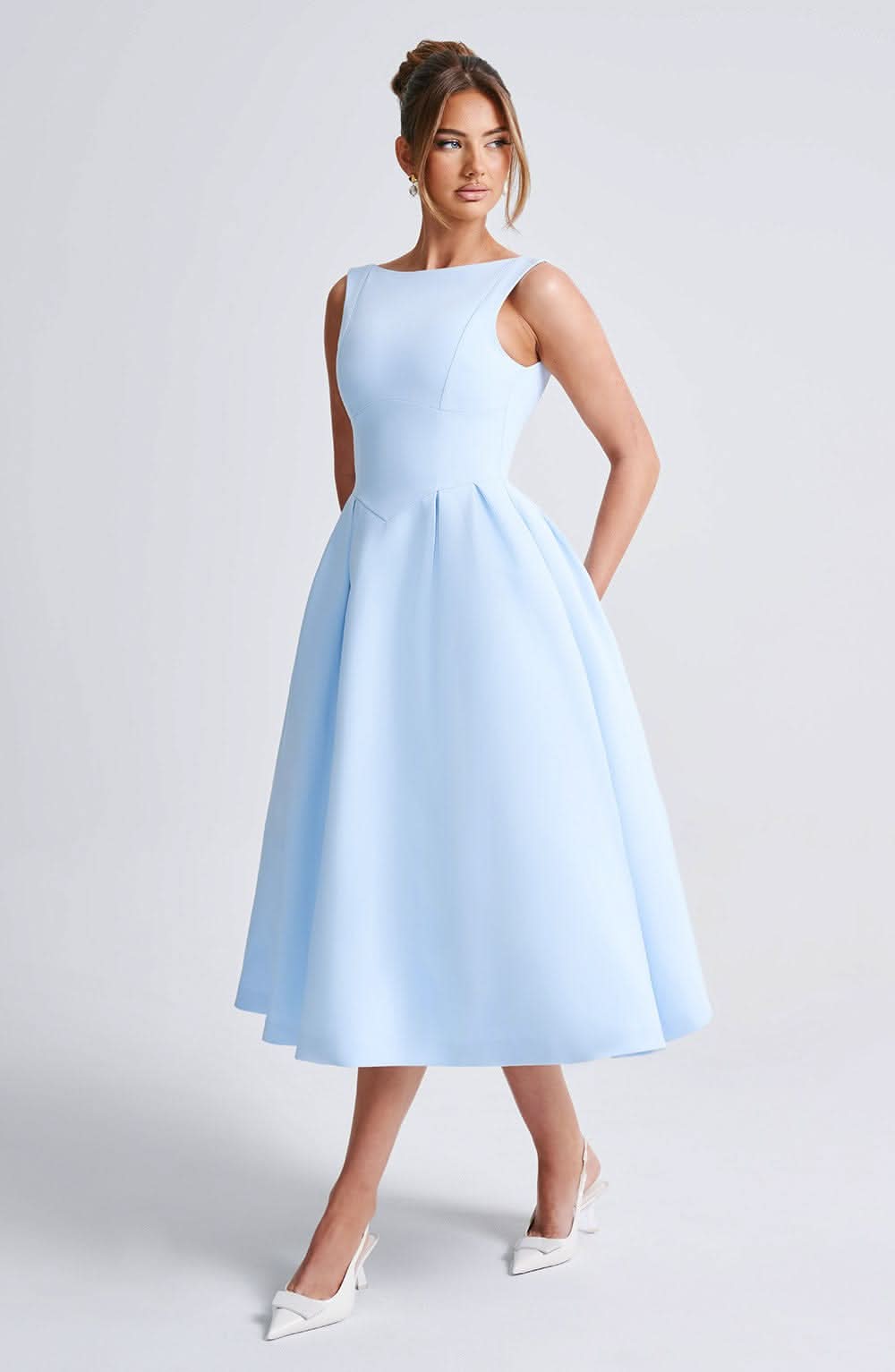 Sophisticated Dress with a Clean Classic Look