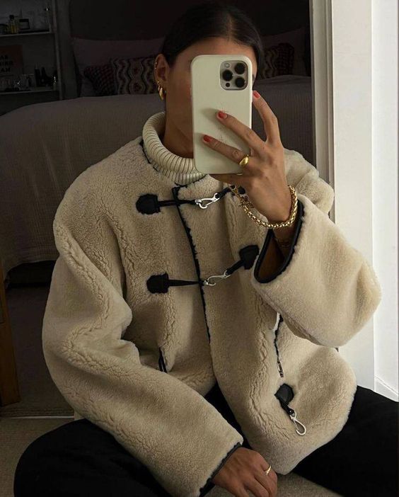 Elegantly Styled Coat for Everyday Wear